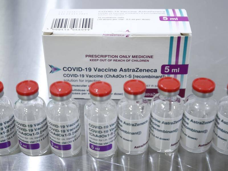 Pharmacists' involvement in the COVID-19 vaccine rollout will be brought forward.