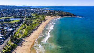 Looking north over Curl Curl Beach. May 16, 2022. Northern Beaches Review. Photograph Dallas Kilponen